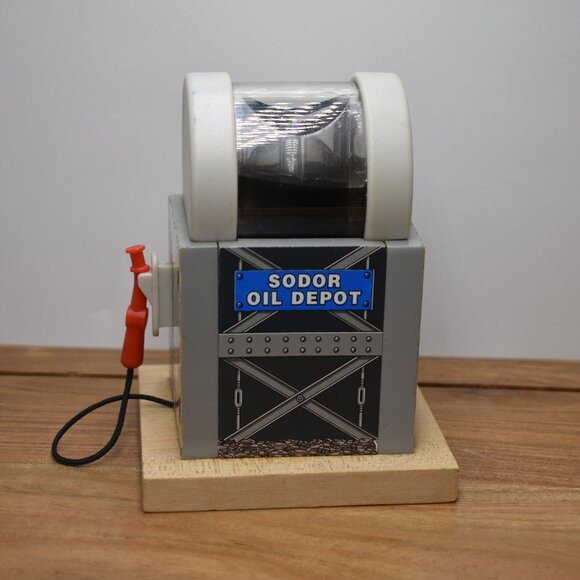 Sodor Oil Depot - Thomas & Friends Wooden Railway Engine Train Vintage 2005 - Picture 2 of 9